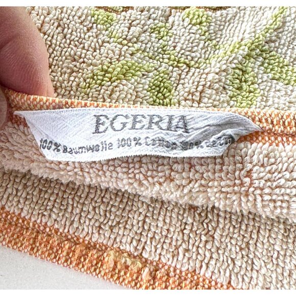 Vintage 80s small bath towel, mint green and  peach floral towel, reversible - Picture 8 of 10